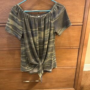 Brand new never worn camo top.